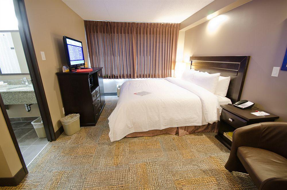 Express By Canad Inns Winnipeg Eksteriør bilde